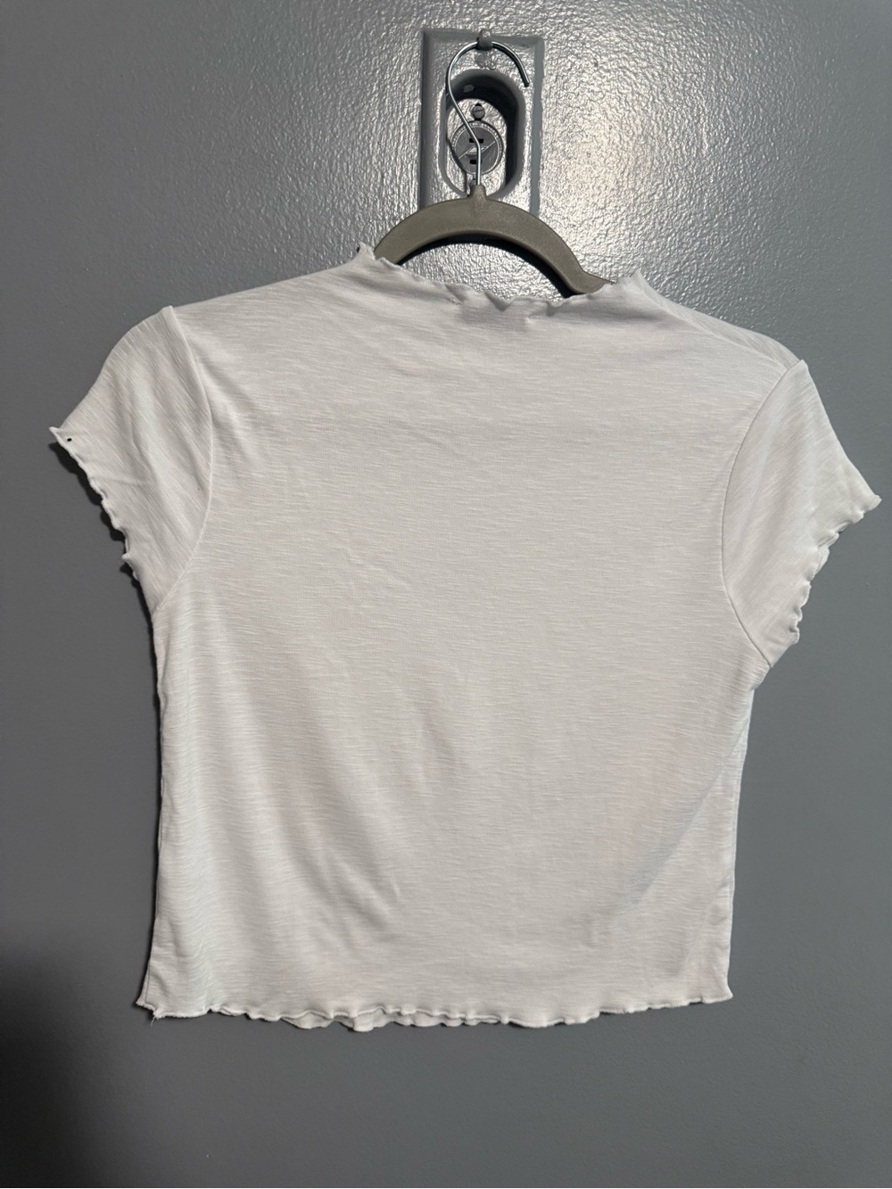 Zenana Outfitters White Cropped Tee - Picture 3 of 3